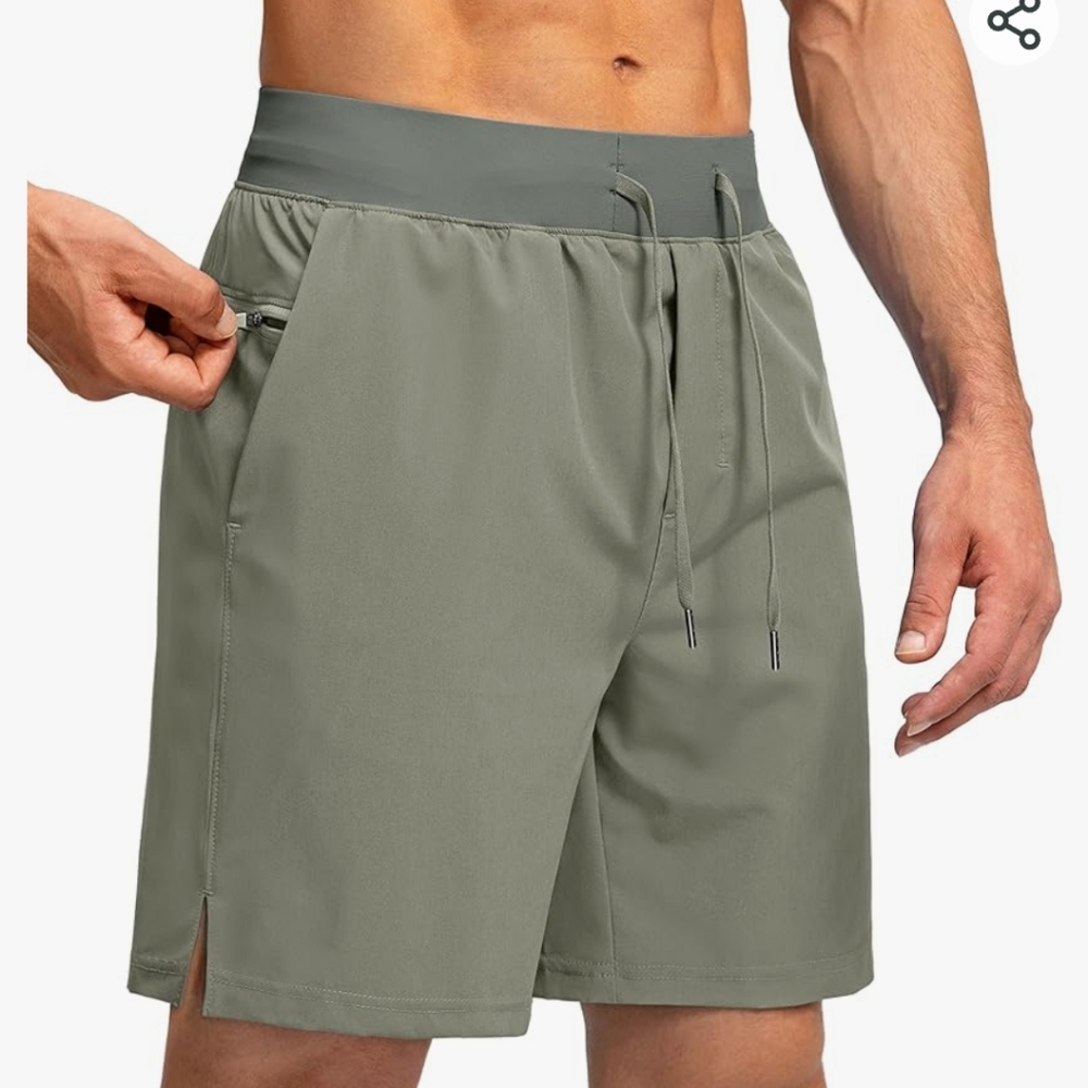 Running Shorts With Zipper Pockets size small Men's green SAGE color 7in…